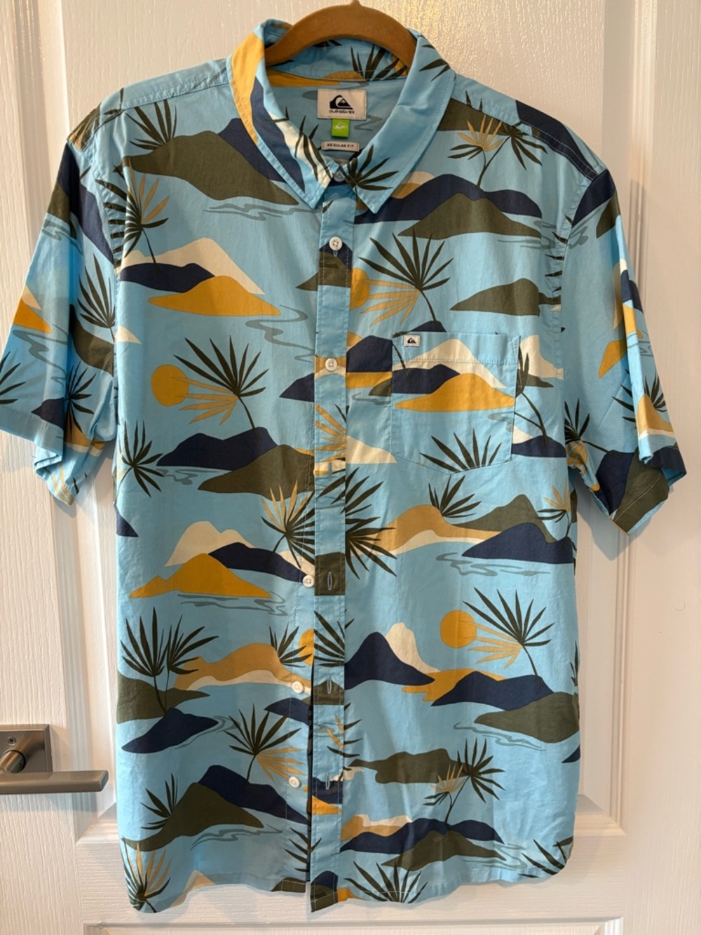 Quiksilver Light Blue Tropical Print Short Sleeve Button-Up Shirt